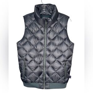 Patagonia Women’s Prow Bomber Vest Gray/Sage Blue Style #28115 Medium.